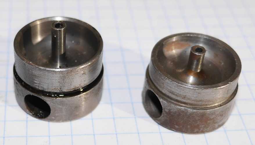 Sportster_35631-73_35631-54_Countershaft-oiler-plug.jpg