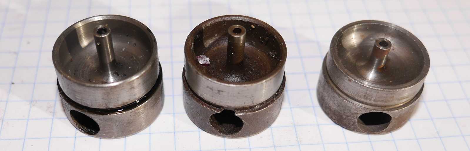 Sportster_35631-73_35631-54_Countershaft-oiler-plugs.jpg