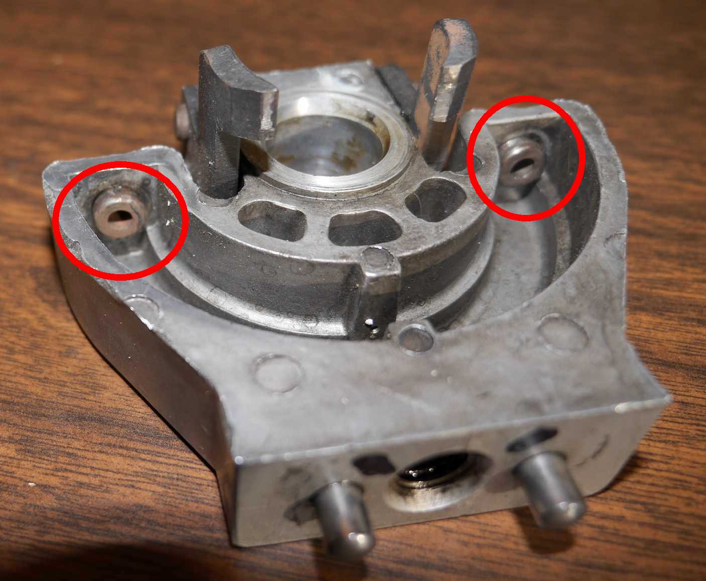 Sportster_34485-52_Shifter-support-plug_1952-1984.jpg