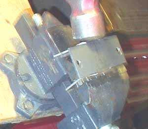 Sportster_voltage_regulator_mount_customization_16