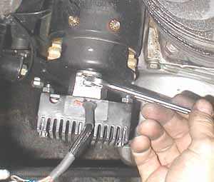 Sportster_voltage_regulator_mount_customization_31