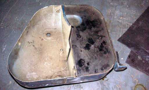 Sportster_garage_oil-tank-pump-tub-12