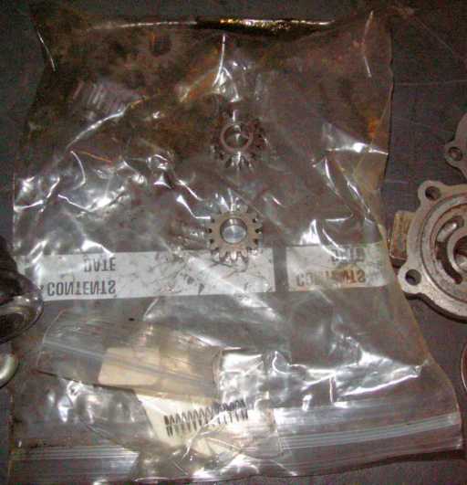 Sportster_garage_oil-tank-pump-tub-16