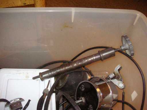 Sportster_garage_gauge-fork-tub-10