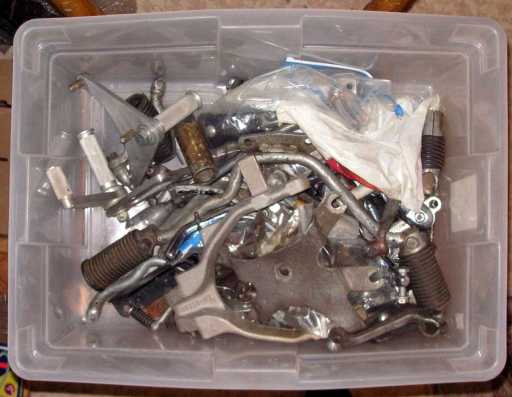Sportster_garage_peg-kickstand-tub-01