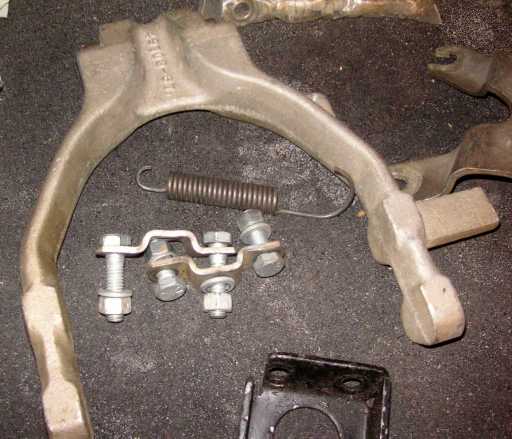 Sportster_garage_peg-kickstand-tub-08