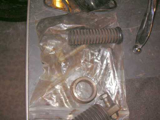 Sportster_garage_peg-kickstand-tub-11