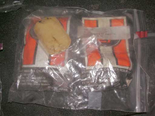 Sportster_garage_brake-tub-10