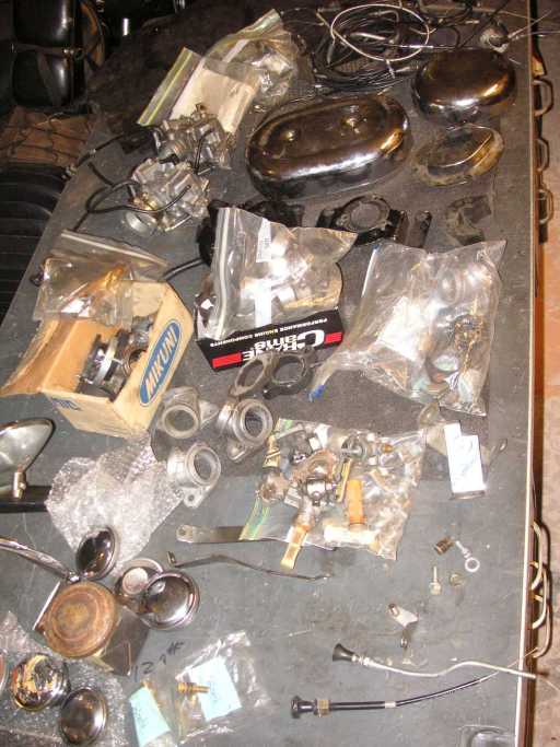 Sportster_garage_carburetor-tub-02