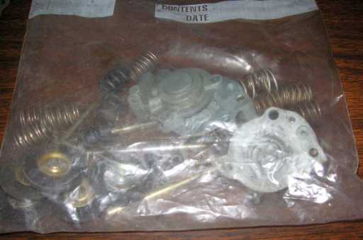 Sportster_garage_carburetor-tub-23