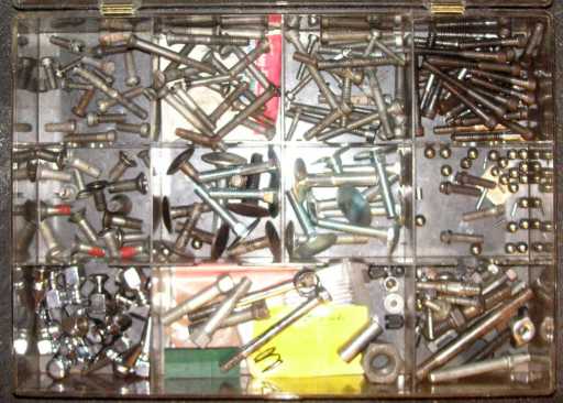 Sportster_garage_small-parts-bins-04