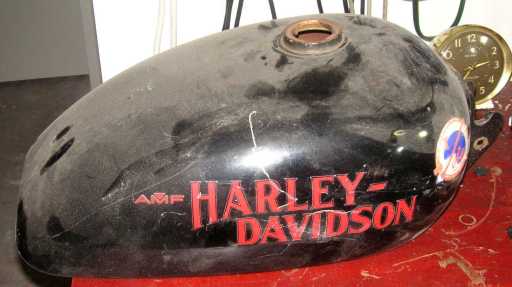 Sportster_garage_gas-tank-cabinets-15