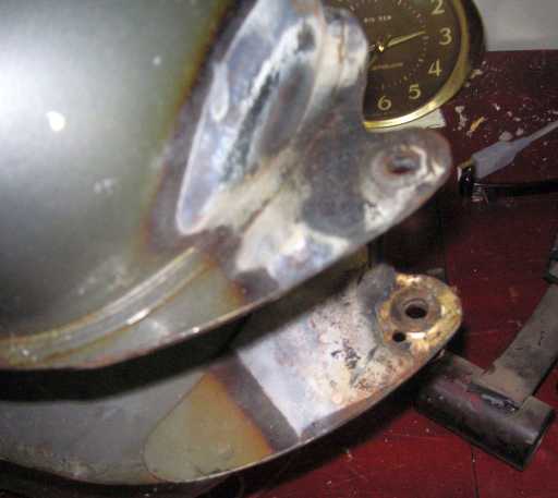 Sportster_garage_gas-tank-cabinets-19