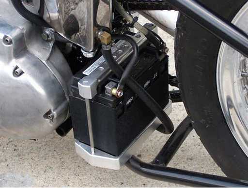 1977_Sportster_flat-tracker_bat_lf.jpg