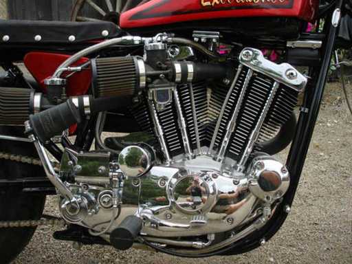 1980_Sportster_XR750_replica_eng_rt.jpg