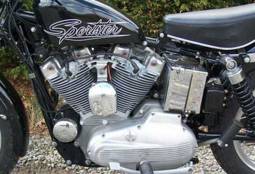 1970_Sportster_XLH_eng_lf.jpg